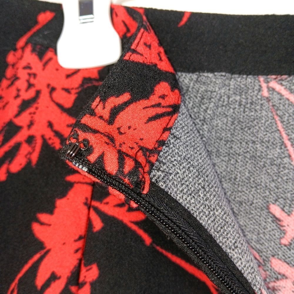 WHO WHAT WEAR Black Red Floral Pleated A-Line Mini Skirt Size 14 Dark Romantic - Picture 11 of 12